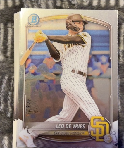2025 Bowman Chrome Prospects #BCP-59 Leo De Vries — front