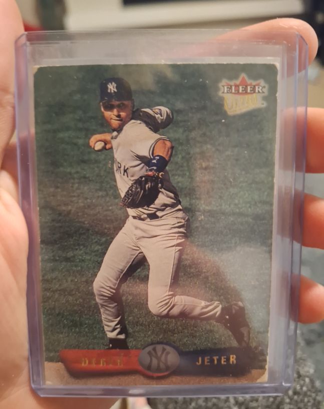 2002 Fleer Ultra #2 Derek Jeter — front