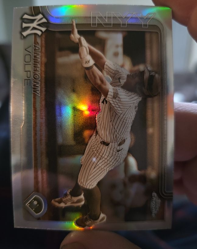 2025 Topps Chrome #162 Anthony Volpe — front