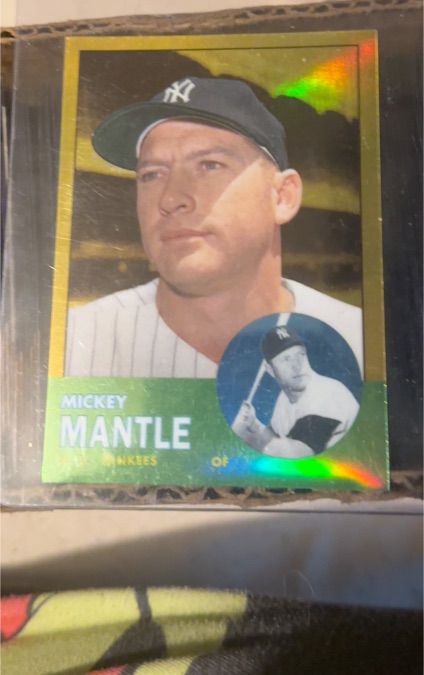 1963 Topps #200 Mickey Mantle — front