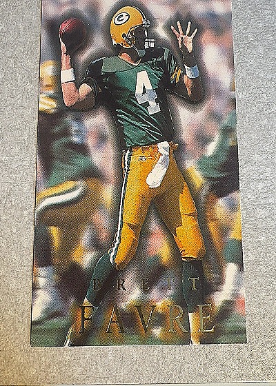 1996 Fleer MVP #F1 Brett Favre — front