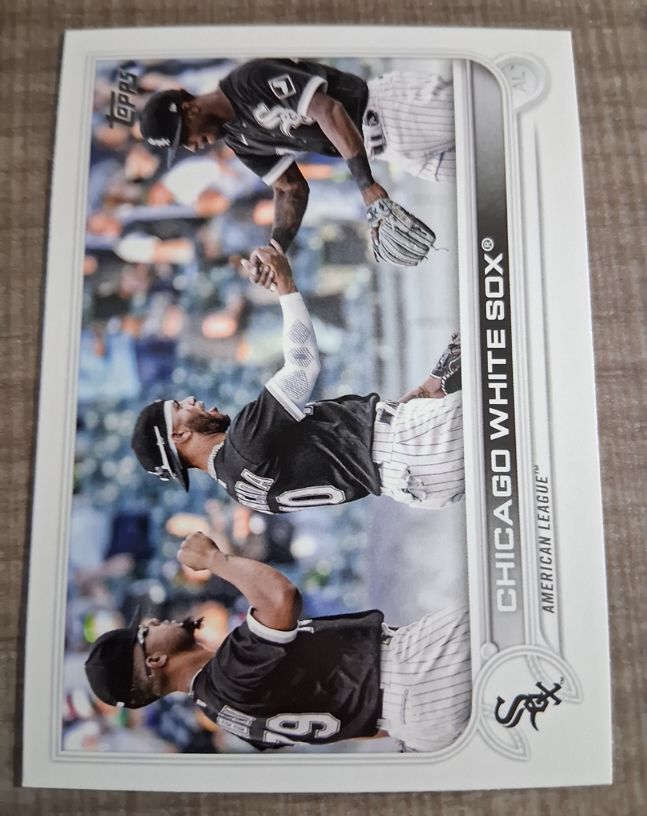 2022 Topps #255 Chicago White Sox — front