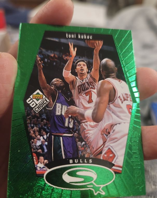 1998-99 UD Choice StarQuest #SQ4 Toni Kukoc — front