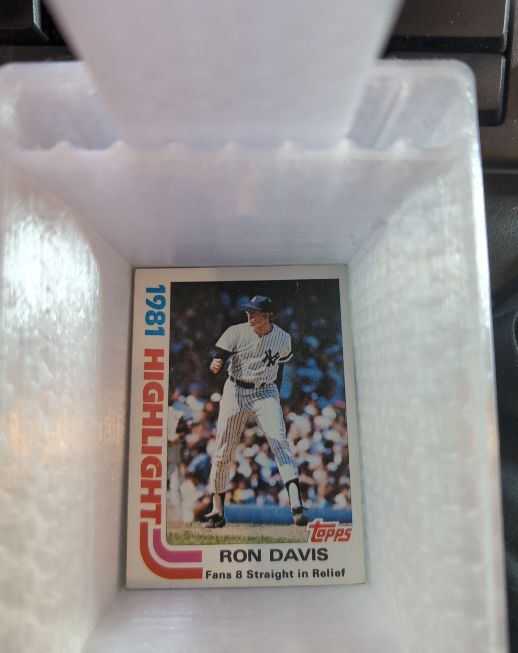 1981 Topps Ron Davis Highlight Fans 8 Straight In Relief — front