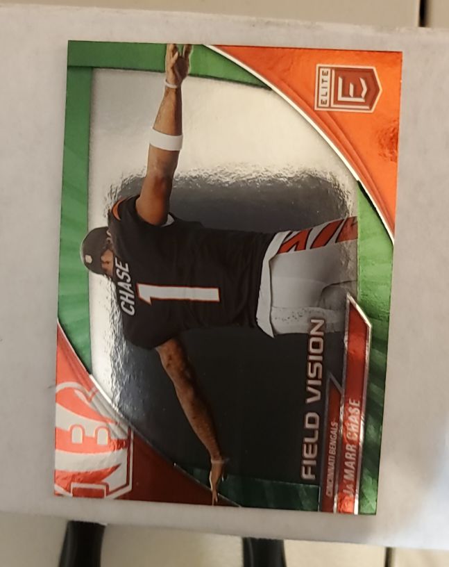 2024 Panini Donruss Elite #8 Ja'Marr Chase Field Vision Green — front