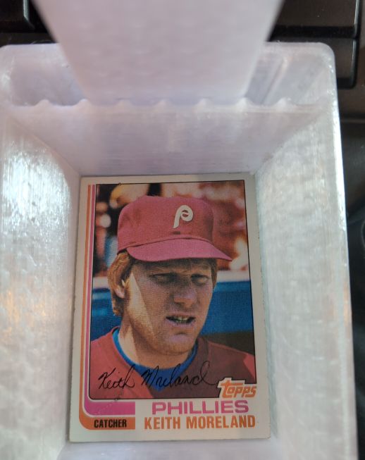 1982 Topps #384 Keith Moreland — front