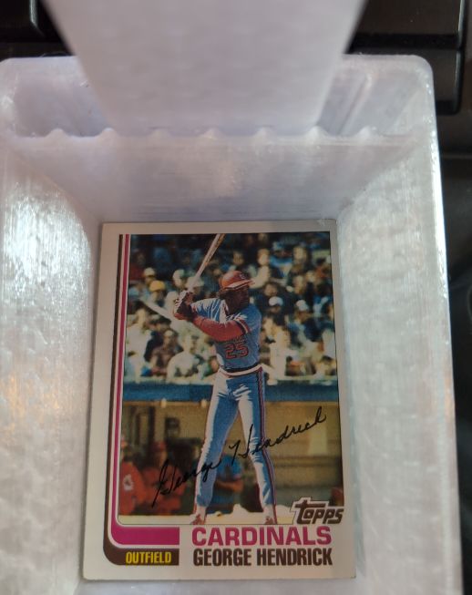1982 Topps #25 George Hendrick — front