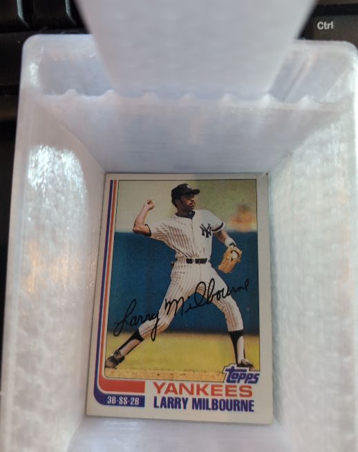 1982 Topps #669 Larry Milbourne — front