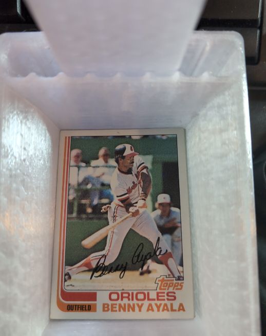 1977 Topps #400 Benny Ayala — front