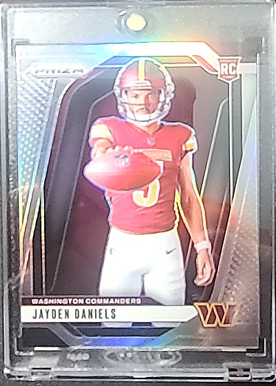 2024 Panini Prizm #17 Jayden Daniels — front
