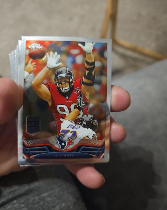 2013 Topps Chrome Football J.J. Watt — front