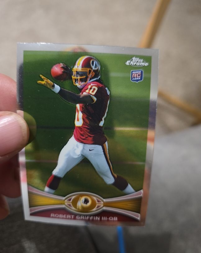 2012 Topps Chrome #200 Robert Griffin III Rookie Card — front