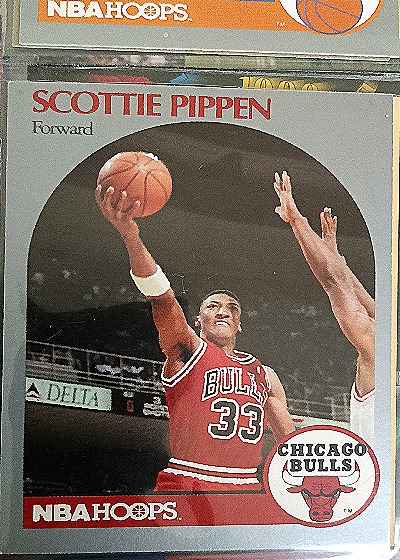 1990-91 NBA Hoops #69 Scottie Pippen — front