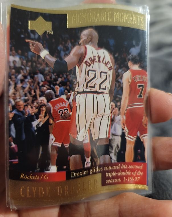 1996-97 Collector's Choice #9 Clyde Drexler Memorable Moments — front