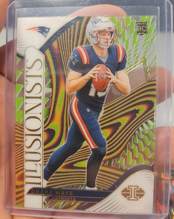 2024 Panini Illusions #2 Drake Maye Illusionists Emerald — front
