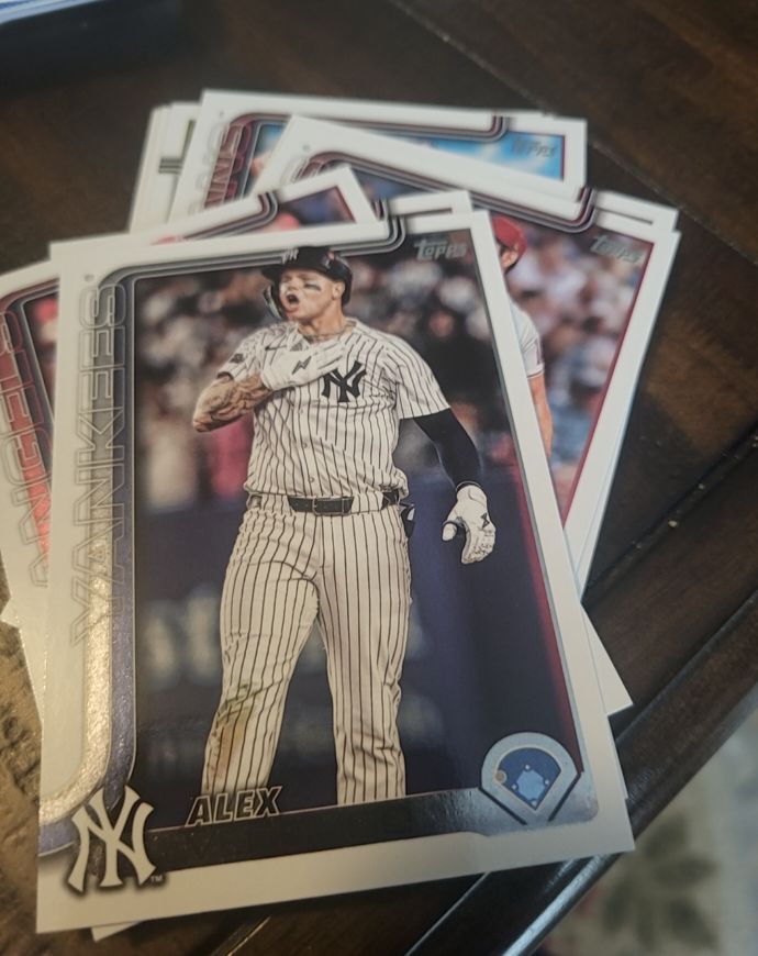 2025 Topps Series 2 #392 Alex Verdugo — front