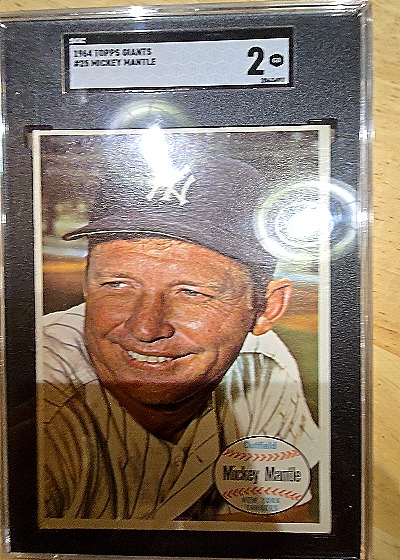1964 Topps Giants #25 Mickey Mantle — front