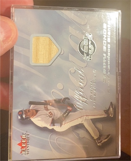 2000 Fleer Mystique #6 Barry Bonds Feel the Game — front