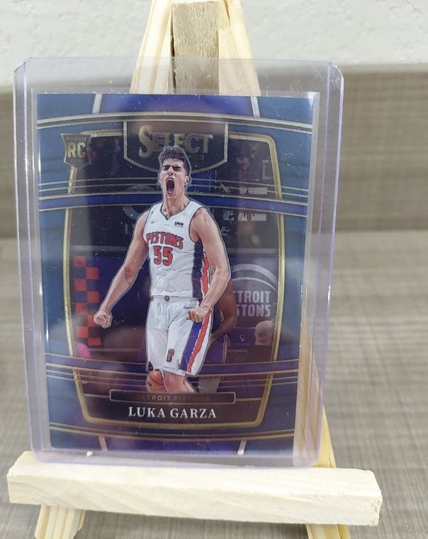 2021-22 Panini Select #22 Luka Garza Rookie Card — front