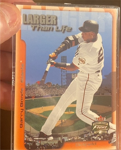 2002 Fleer Focus Larger Than Life Barry Bonds — front