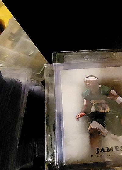 2003 Upper Deck LeBron James #23 Rookie Card — front
