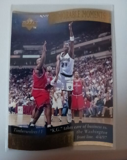 1997-98 Upper Deck Collector's Choice Memorable Moments #5 Kevin Garnett — front