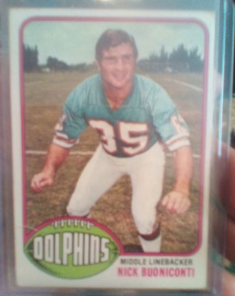 1976 Topps #515 Nick Buoniconti Miami Dolphins — front