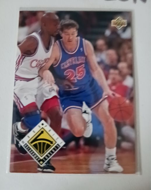 1993-94 Upper Deck #451 Mark Price — front