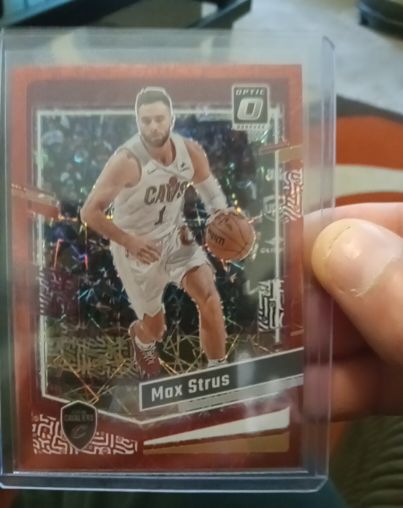 2023-24 Panini Donruss Optic #38 Max Strus — front