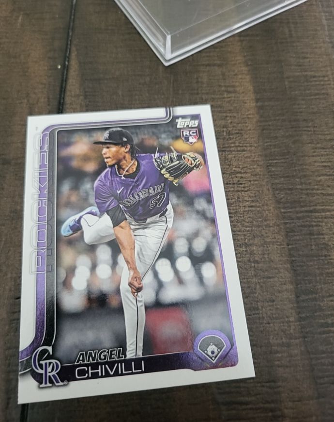 2025 Topps #370 Angel Chivilli — front