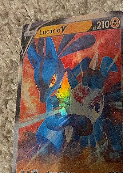 2022 Pokémon TCG Fusion Strike #146 Lucario V — front