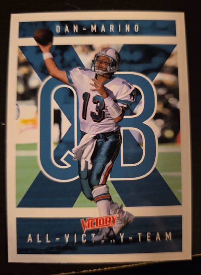 1999 Upper Deck Victory #282 Dan Marino — front