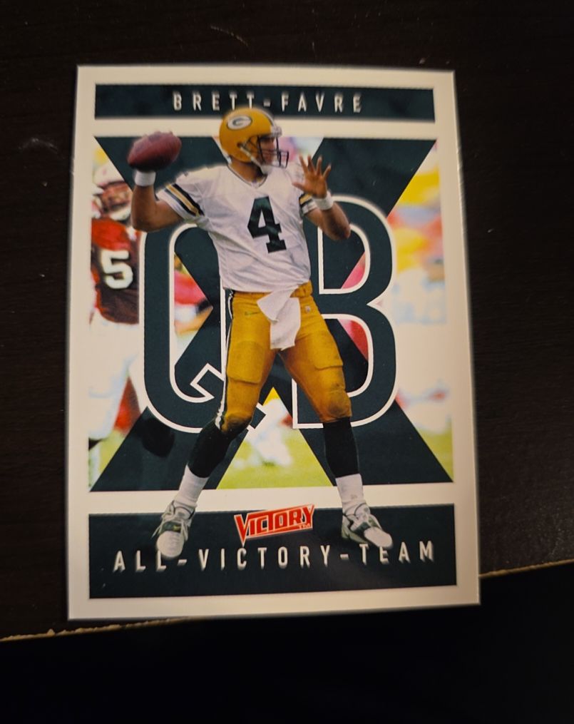 1999 Upper Deck Victory #295 Brett Favre — front