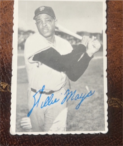 1969 Topps Deckle Edge #33 Willie Mays — front
