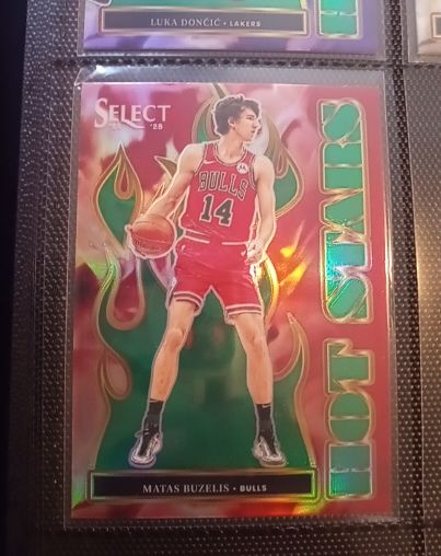 2024-25 Panini Select #4 Matas Buzelis Rookie Hot Stars Green Prizm — front