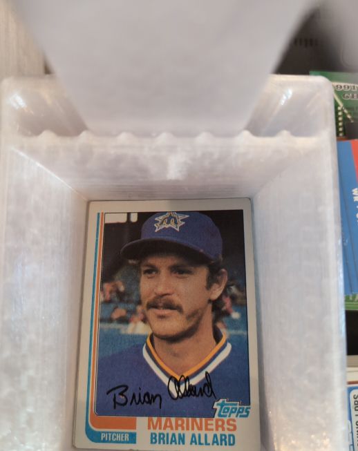 1976 Topps #123 Brian Allard — front