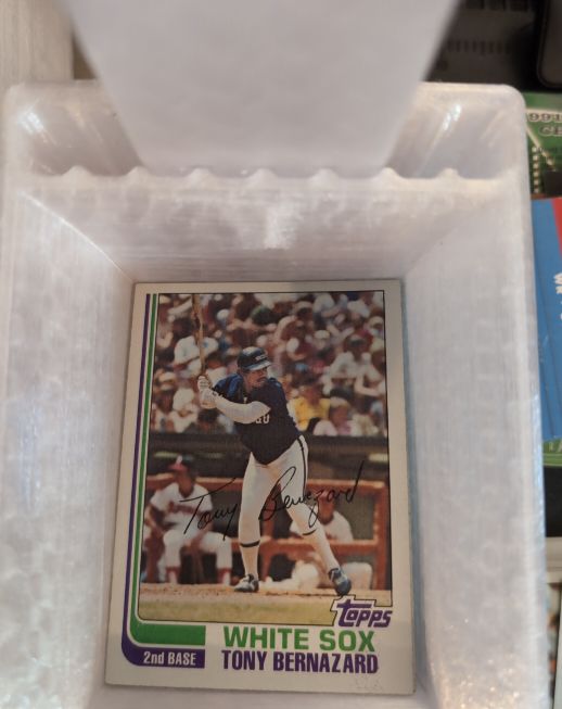 1982 Topps #70 Tony Bernazard — front