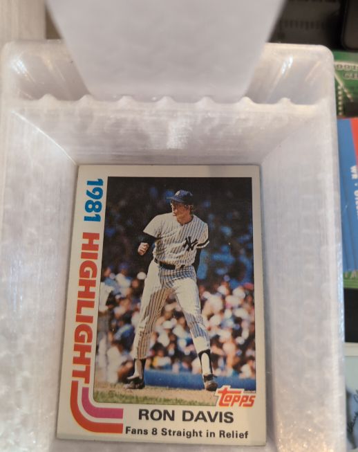 1981 Topps #2 Ron Davis Highlight — front