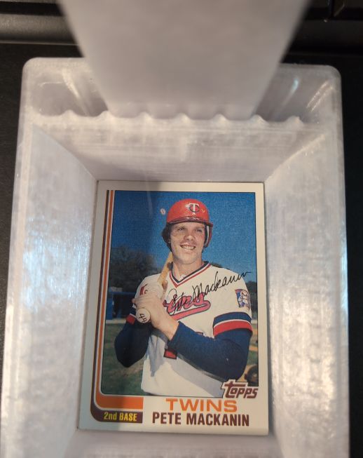 1982 Topps #390 Pete Mackanin — front
