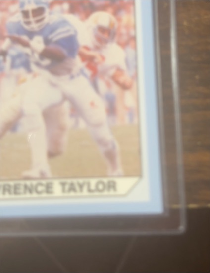 1990-91 Collegiate Collection North Carolina Tar Heels #118 Lawrence Taylor — front