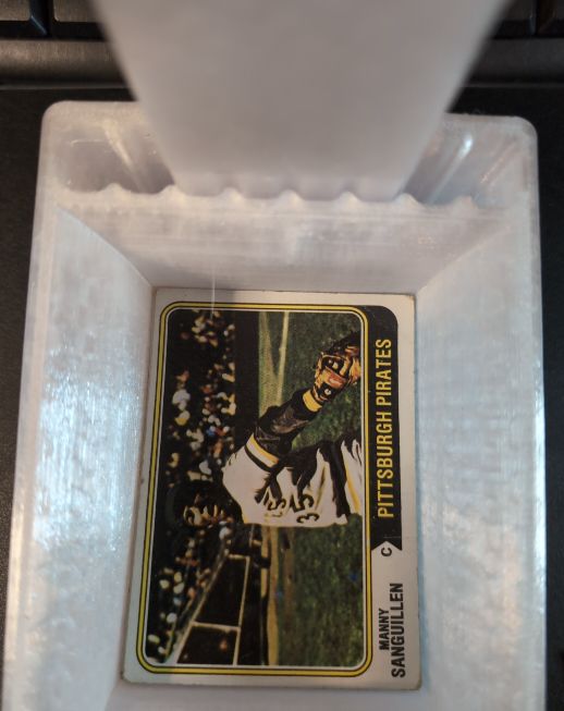 1974 Topps #28 Manny Sanguillen — front