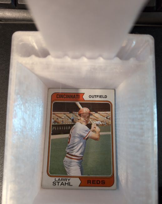 1974 Topps #300 Larry Stahl — front