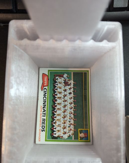 1981 Topps #677 Cincinnati Reds Team Checklist Johnny Bench — front