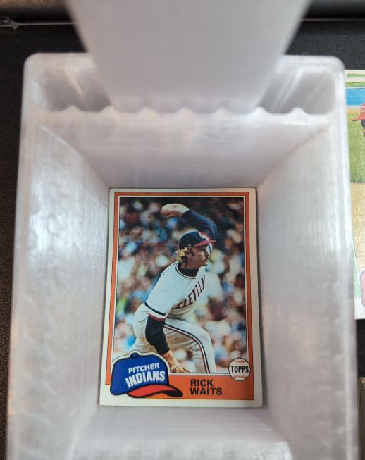 1981 Topps #697 Rick Waits — front