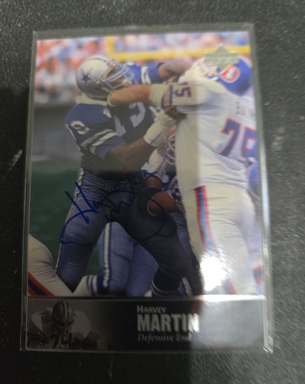 1997 Upper Deck Legends Autographs #AL-135 Harvey Martin — front