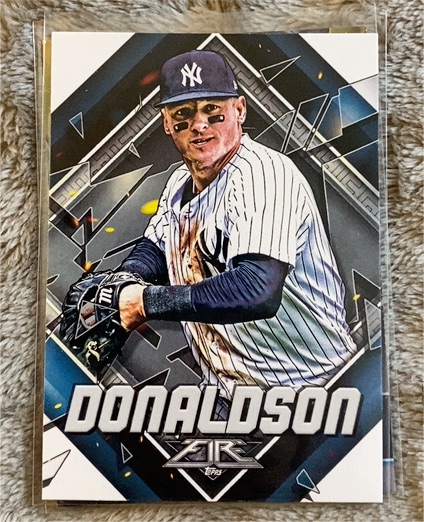 2022 Topps Fire #98 Josh Donaldson — front