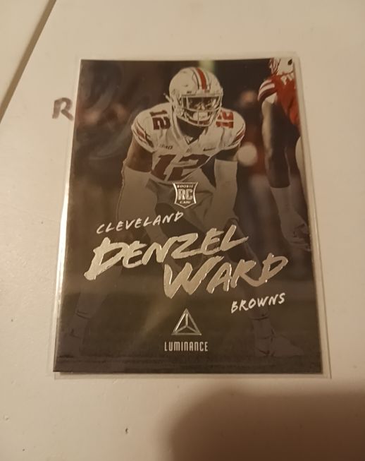 2018 Panini Luminance Denzel Ward Rookie Card — front
