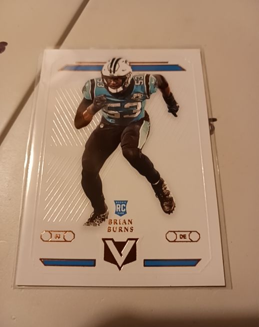 2019 Panini Chronicles Vertex #V-14 Brian Burns — front