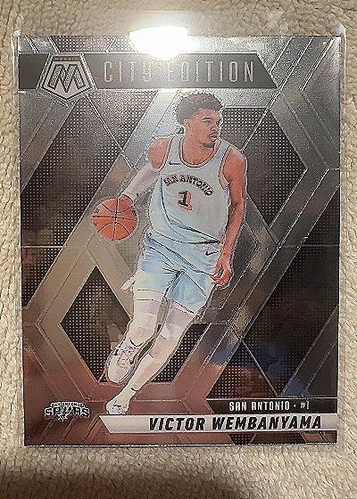 2023 Panini Mosaic City Edition Victor Wembanyama — front