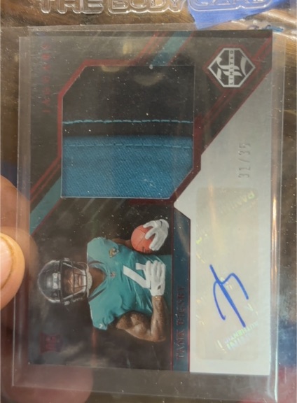 2020 Panini Spectra #17 Tua Tagovailoa — front